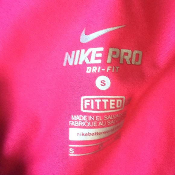 Women’s Nike Fitted Workout Top - Picture 3 of 8